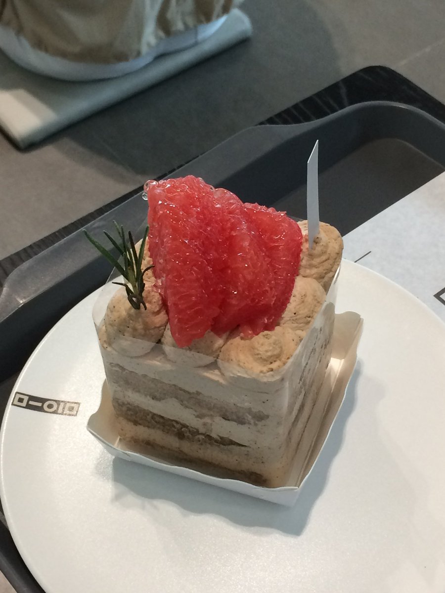 ssent7_g's tweet photo. 오늘 생일이라 바다 보고 맛있는거 먹기🍽️ https://t.co/gpbp7e3kAs