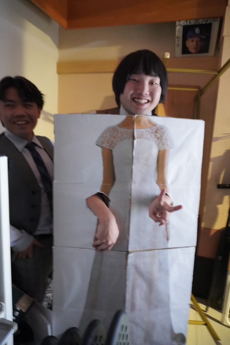 L4Kwl78057's tweet photo. 8月3日 18:30〜20:00 楽屋A
「かなりMを意識したライブ」

【演者紹介】
①フタチ海岸線
②切り込み隊長山口国士無双、加納ストロベリー
③衣装これでいきます！

去年はジョグが1回戦通った日に加納と飲みに行って熱い話をした、今年はどっちももっと上いくぞ🔥 https://t.co/45pCuWHg2i