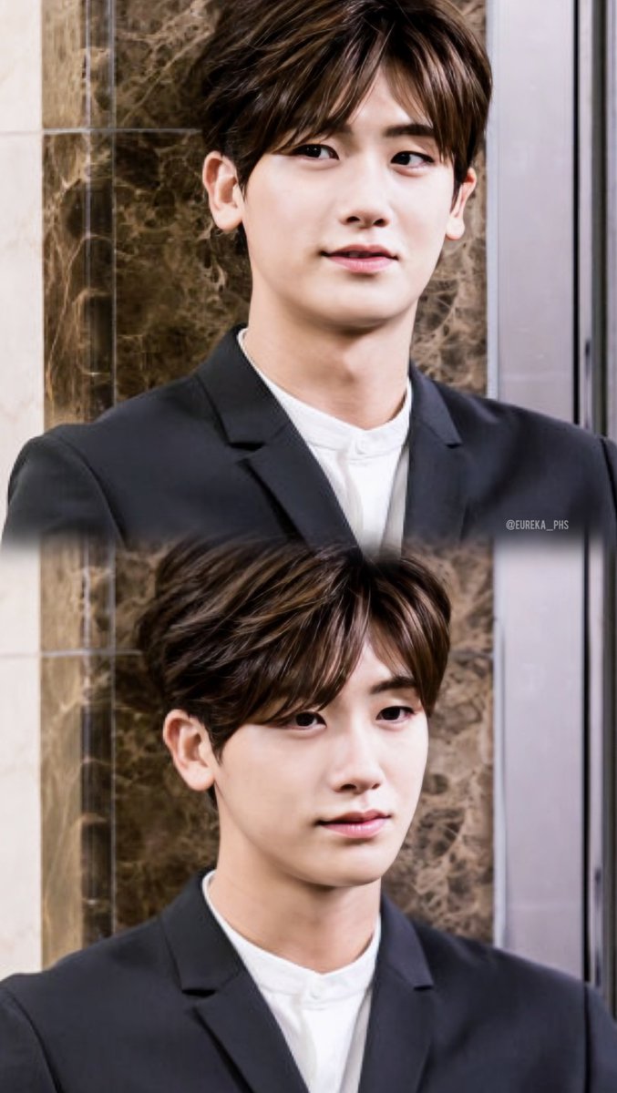 EurekaPhs's tweet photo. 애착 클러치 꼬옥 안고 있는 멍뭉이 페이스만 보고 방심하면 안됩니다…❤️‍🔥
(그 가방을 안고 있는 손을 보시오 꼭 보시오)
#박형식 #パクヒョンシク #朴炯植
#parkhyungsik https://t.co/DyXlCI5wuQ