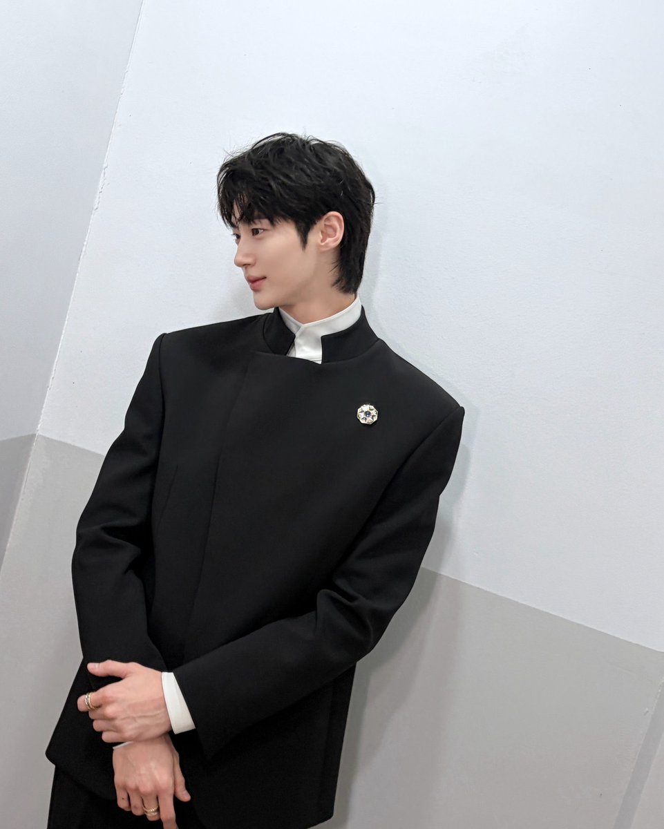 hpeyoon's tweet photo. kk usogie versi jawa https://t.co/0mlrFZWIOn