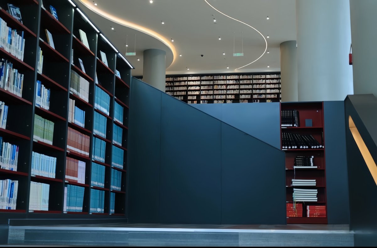 hangzhoufeel's tweet photo. Looking for a cool escape from Hangzhou's summer heat? Zhejiang Library (Zhijiang Branch) might be the place you never knew you needed.

Four floors of soaring arches, natural light, and AC that actually works. Zhejiang Library (Zhijiang Branch) is one of Hangzhou's most architecturally striking public spaces. Pick up a book, find a corner, and suddenly two hours have passed. Some places just have that effect. It's free, open to all, and somehow quieter than it has any right to be.

The kind of place you stumble into to escape the heat — and end up staying for the afternoon.

📍 No. 300 Jianghan Road, Xihu District, Hangzhou (Located inside the Zhijiang Cultural Center)

⌚ Tue–Sun 09:00–17:00 (closed on Mondays)

#HangzhouArchitecture #BookishHangzhou #SummerVibes #LivinginHangzhou