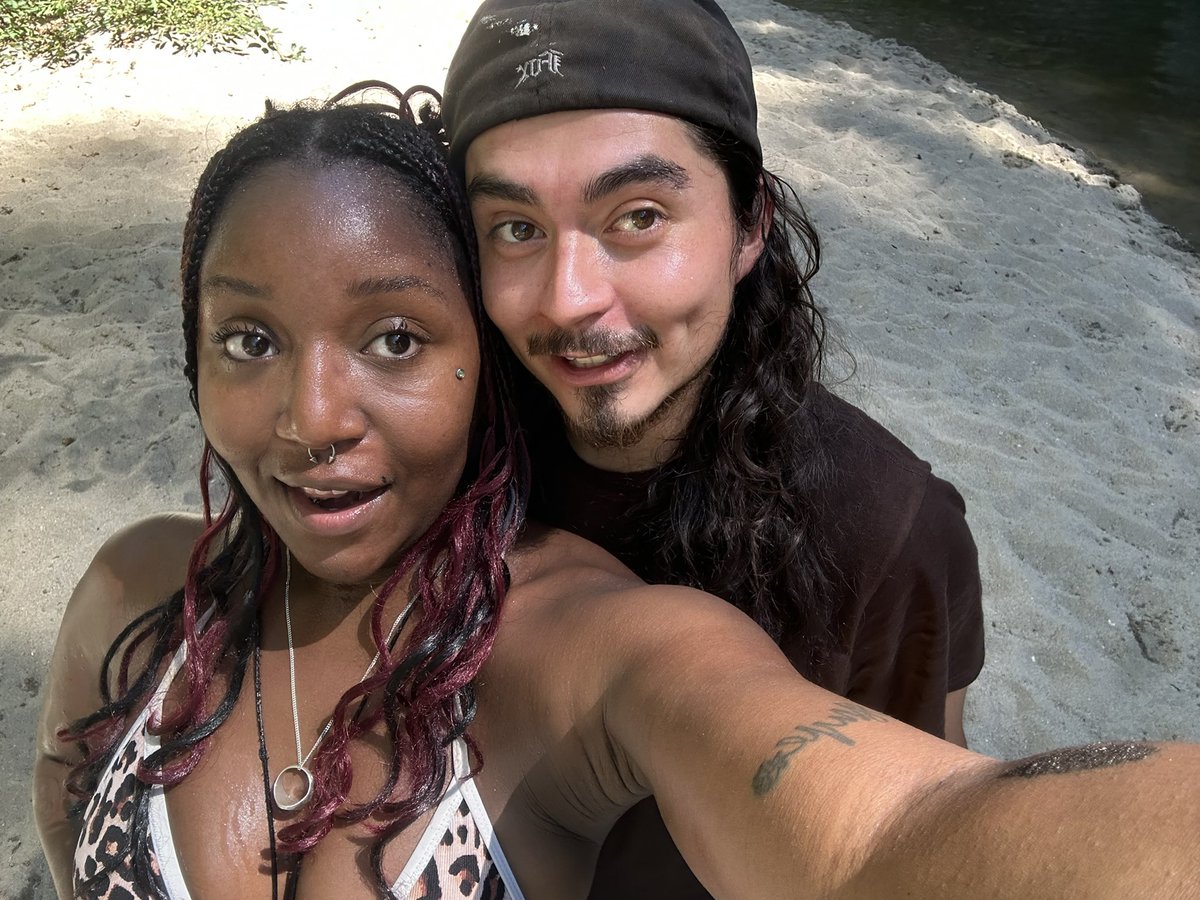 siIvercloud's tweet photo. i love you my best friend , my soul mate. scaling cliffs and swimming in rivers together i love this idiot https://t.co/WYLnSUnafC