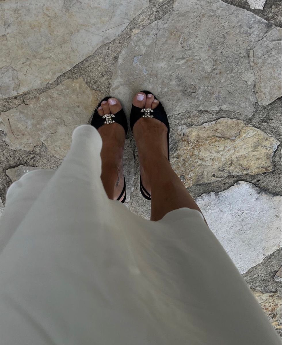 1leio's tweet photo. chanel heels https://t.co/2CLiNDevIj