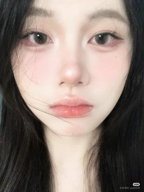 JAMESROAYER's tweet photo. Rosy glow, glossy lips, and a dreamy close-upthe simplest makeup moments shine here
LcWk https://t.co/TkvA0qFNuE