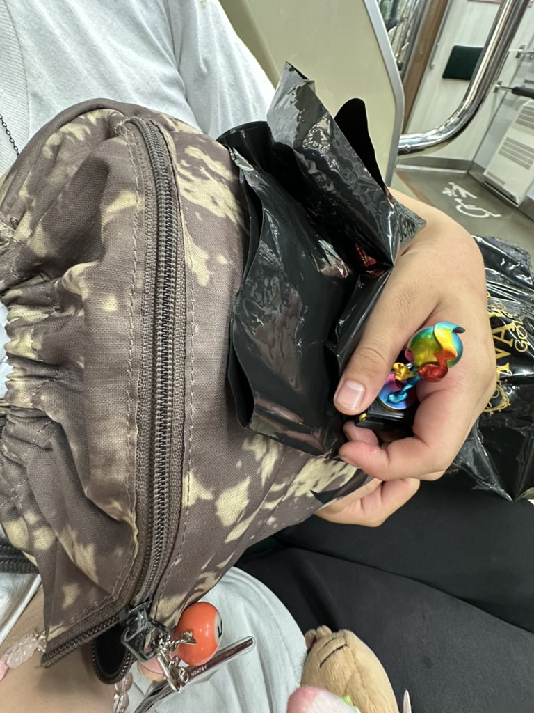 qvpvt4's tweet photo. 6確握って寝てる彼氏が可愛すぎる https://t.co/gNhRa1v60W