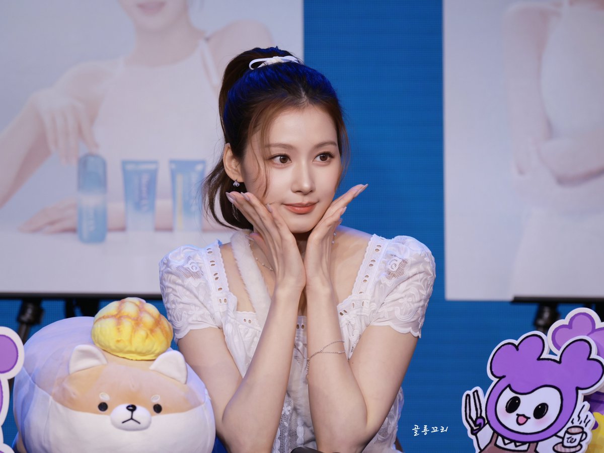 golryongkori82's tweet photo. 260727
비오레 팬싸

🐹💜

#TWICE #트와이스
#SANA #사나 https://t.co/3LnDHlGnpk
