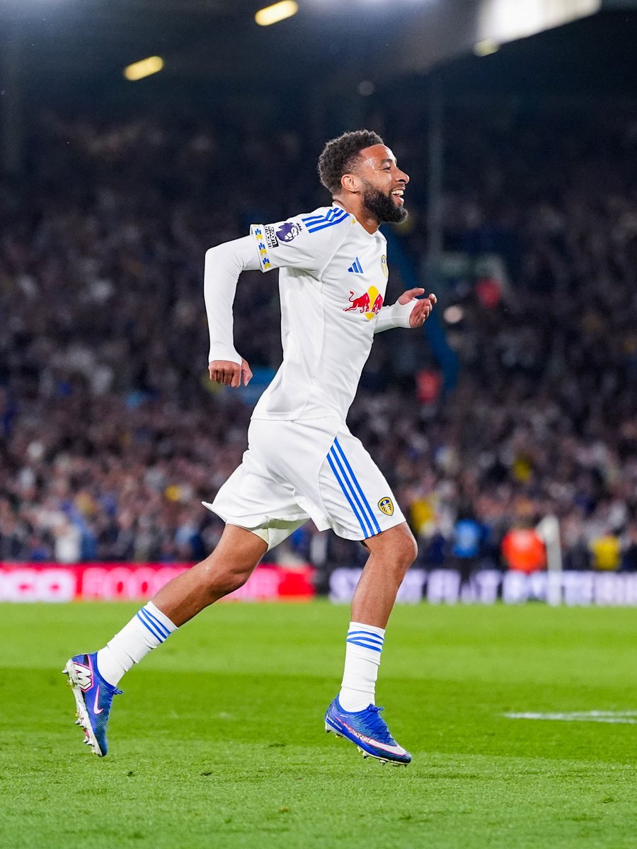 LUFC's tweet photo. 🎉 Happy Birthday, Jayden Bogle https://t.co/3ZfFKlh1yg