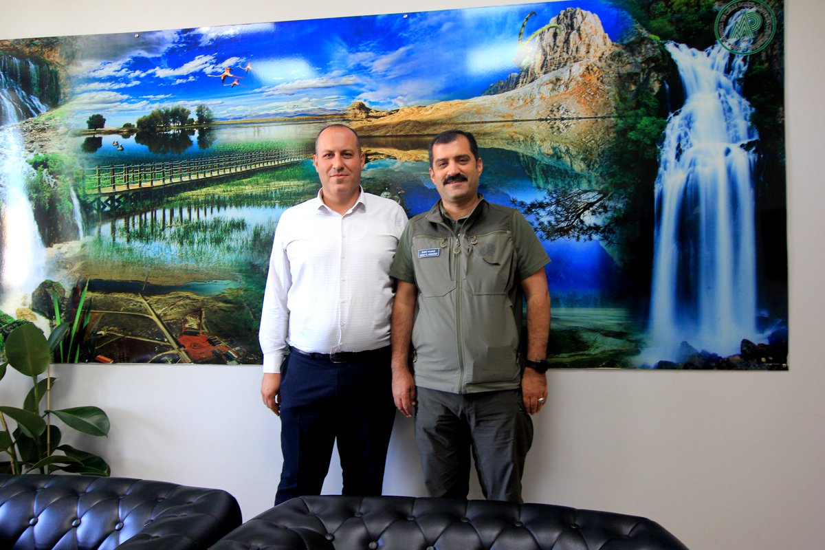 KayseriDKMP's tweet photo. Develi Avcılar ve Atıcılar Derneği Başkanı Özgür KARLI, Kayseri DKMP İl Müdürümüz Sami YILMAZ'ı makamında ziyaret etti. Ziyarette kurumumuz ile sivil toplum kuruluşları arasındaki iş birliği üzerine istişarede bulunuldu. 
Nazik ziyaretleri için kendilerine teşekkür ederiz. https://t.co/EJgpBPWEh7