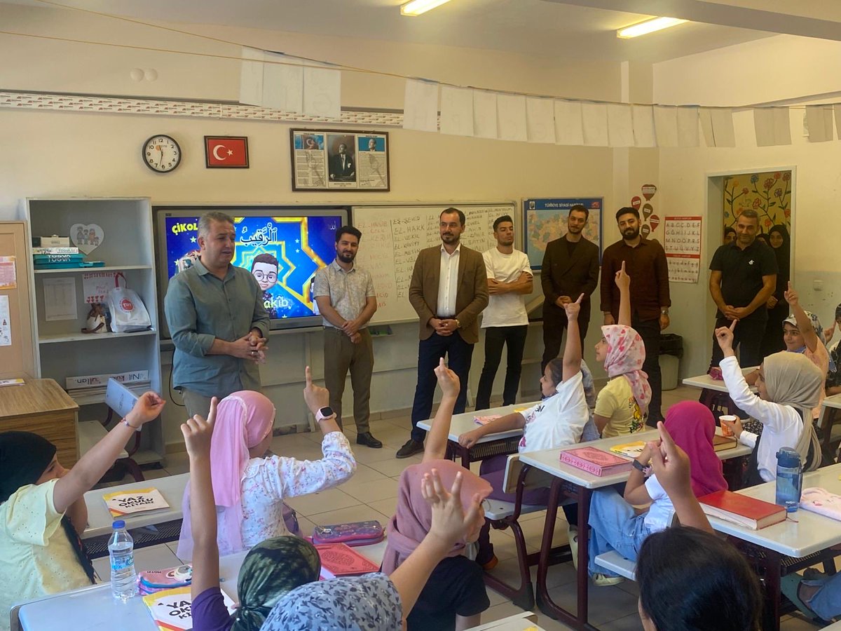 isamesihsahin's tweet photo. 📍 Gaziosmanpaşa

TÜGVA İstanbul İl Başkanlığı tarafından düzenlenen Yaz Okulu Programı kapsamında 2. Durağımız Aliya İzzetbegoviç İlkokulu oldu.

Gençlerimizle bir kez daha iftihar ettik.

Emeği geçen herkese teşekkür ediyorum.

@tugvaistanbul @esefaatesoglu https://t.co/5CYQB8S9cn
