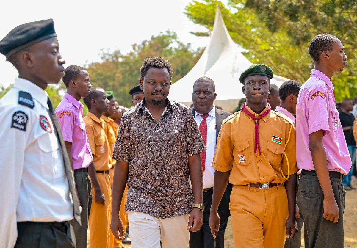 omwambaKE's tweet photo. George Ruto inspects the guard of honour at Onjiko Boys High School. https://t.co/8rde7fEkvq