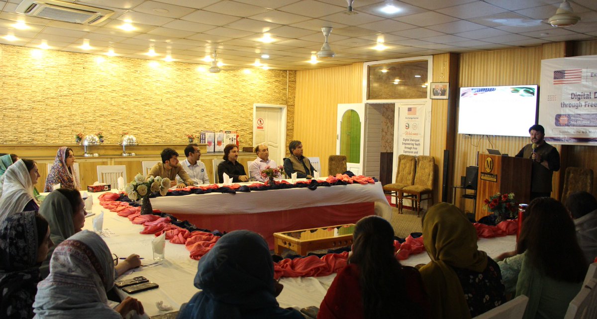 PakUSAlumni's tweet photo. Journalists, educators &amp; youth leaders joined the #PUANConnect workshop in Gahkuch, led by Fulbright FLTA alumnus Arshad Baig, to promote responsible digital engagement, media literacy &amp; free expression.
Read more: https://t.co/8IOdEiFNOq

#PUAN #DigitalLiteracy #FreeExpression https://t.co/67aIvH2DwO