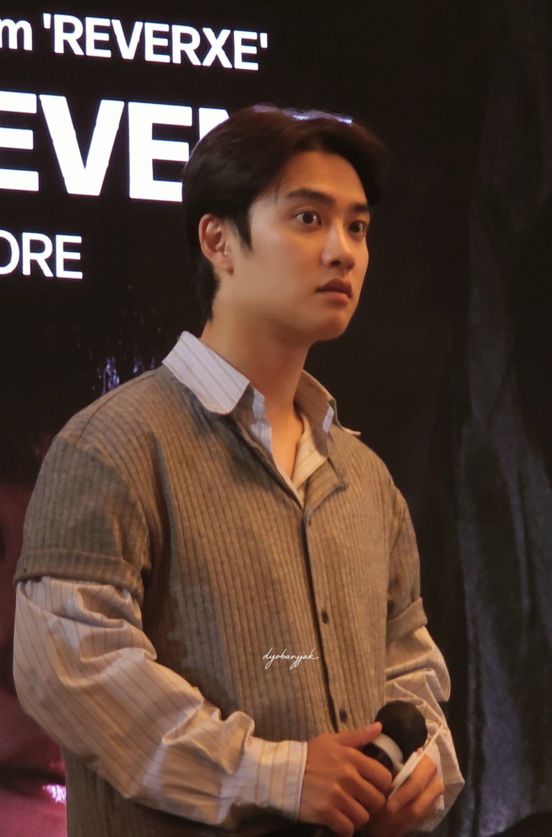 dyobanjjak's tweet photo. 260725 EXO Fansign in SG

 너무 오빠다...
#도경수 #경수 #KYUNGSOO https://t.co/JhioIfgWLP