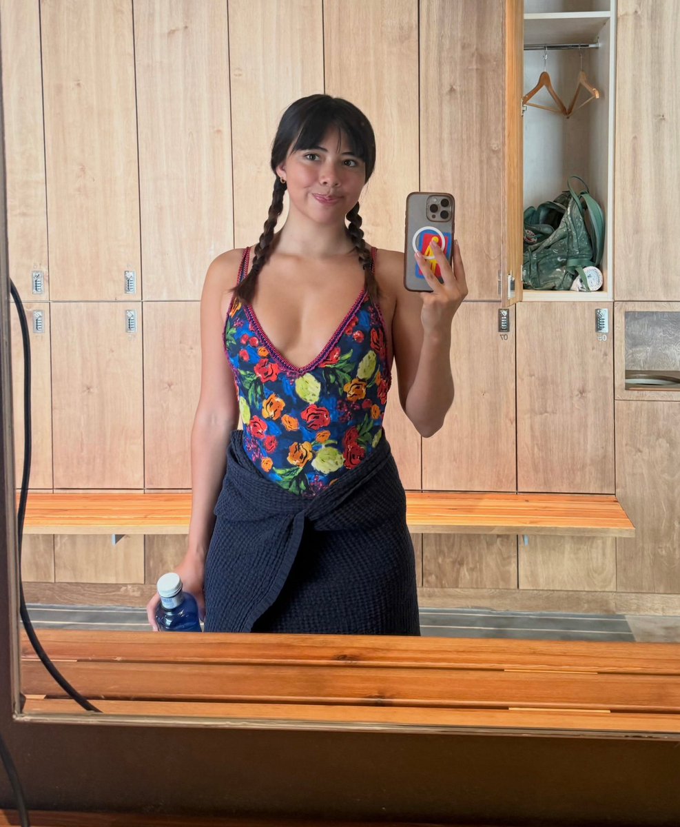 Hansinho69's tweet photo. feeling the urge to breed a slutty latina’s throat https://t.co/pE54zCPYMP