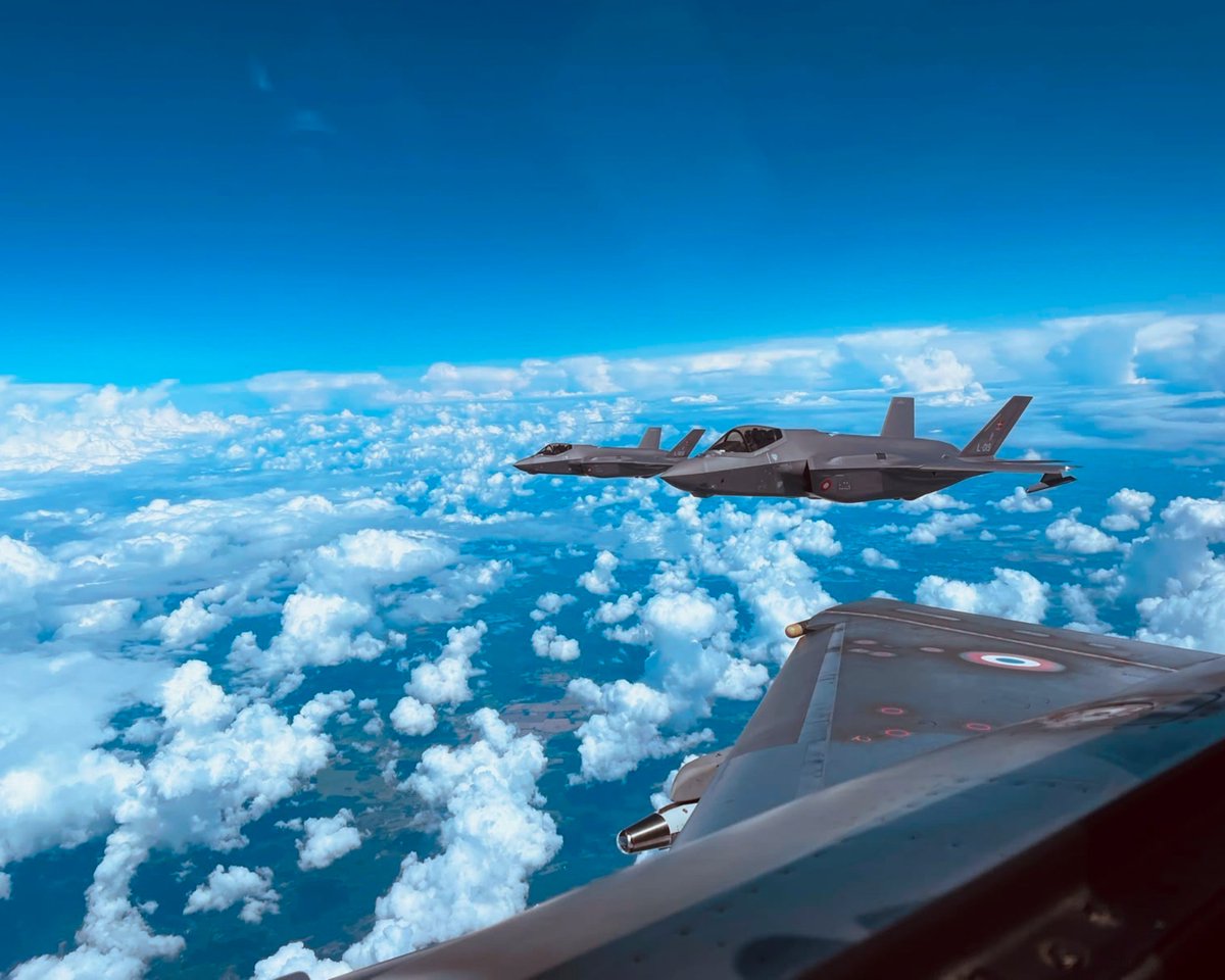 NATO_AIRCOM's tweet photo. Allied forces strengthened multi-domain targeting during an Allied Air Command-led training activity over NATO's eastern flank.

Aircraft from 🇩🇰 🇳🇱 🇫🇷 🇬🇧, supported by tankers from 🇫🇷 🇹🇷 and the Multinational MRTT Unit, worked alongside land, maritime and ISR assets to practise the Find, Fix, Track and Target (F2T2) process in a contested environment.

Read more: https://t.co/d95ZGnezuY