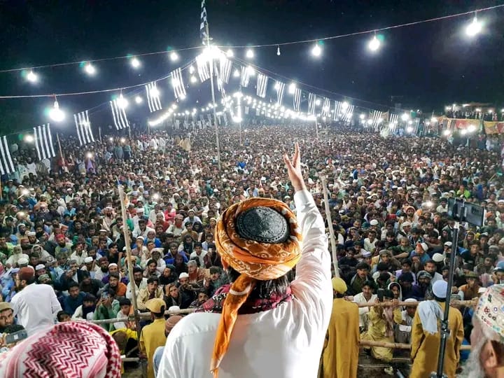 MuftiT87231's tweet photo. ہزاروں سال نرگس اپنی بے نوری پہ روتی ہے بڑی مشکل سے ہوتا ہے چمن میں دیدور پیدا 
#عوام_مولانا_کے_سنگ
#حق_کی_آواز_جمعیت
#نکے_دا_پروپیگنڈا
#شہدابہانہ_خزانہ_نشانہ
#ذخائر_کے_چور https://t.co/YcrrxW6kiE
