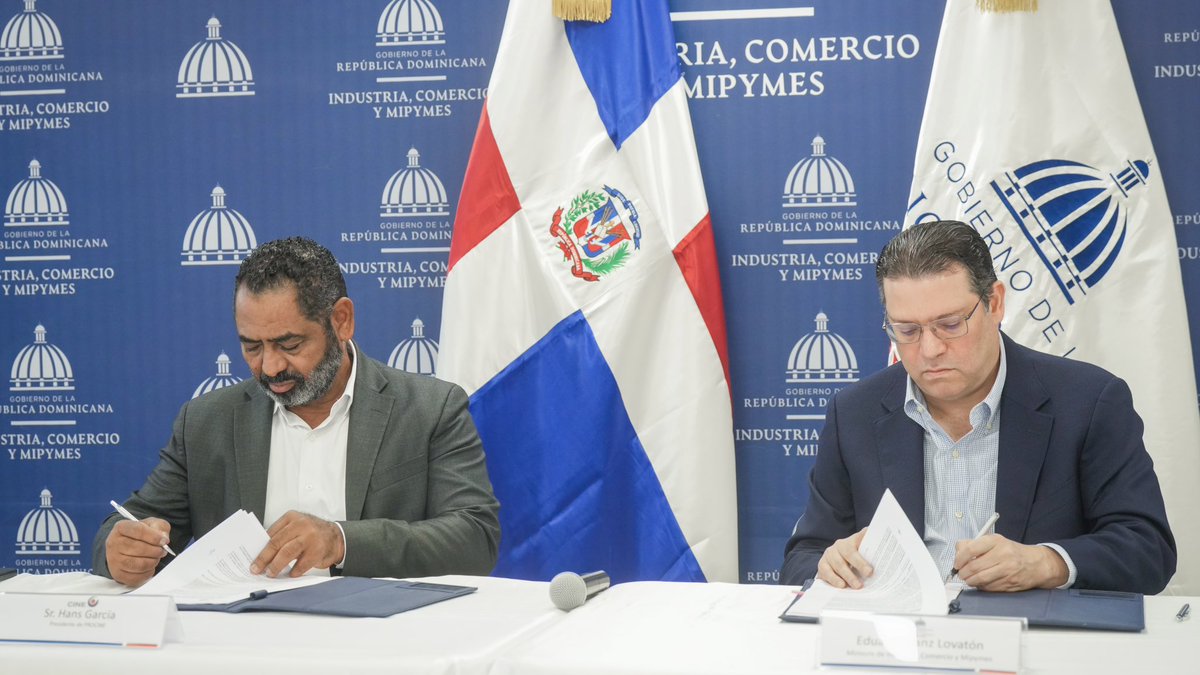 SanzLovaton's tweet photo. Hoy reafirmamos nuestro compromiso con el cine dominicano. Junto al presidente de la fundación PROCINE, @hansgarcia, firmamos un acuerdo para seguir fortaleciendo una industria que impulsa el talento, la creatividad y el desarrollo de nuestro país. https://t.co/6lZQTUcy7A