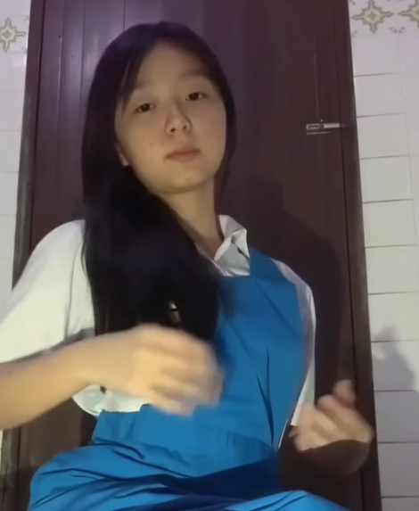 ChelseaLig54420's tweet photo. Baju biru yang baru aku beli hari ini bagus banget.

https://t.co/rPWbP9r1L0

https://t.co/eC2VpkviQj

videy cdn video3 twimg2 slicedrive doods aceimg viral https://t.co/82kL2AdQ84