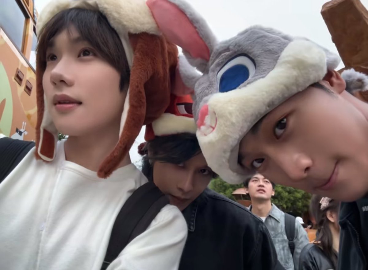 mymai_2000's tweet photo. ฟิวเวลาออกไปเที่ยว แม่ให้พกน้องไปด้วย5555
#LiuJingYu #XiongYiWen #HuYiChen 
#AWinterSunWakestheWindinSpringHillsDream https://t.co/1WDBLql12D