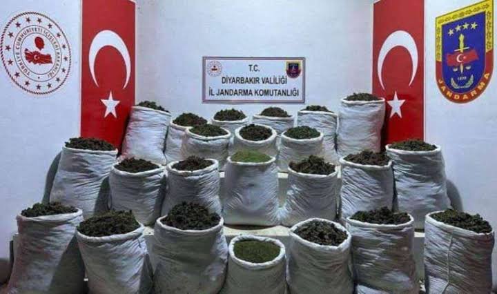 migferhaber's tweet photo. DEM'li Beritan Güneş:

“Gençlerin en önemli problemlerinden birisi uyuşturucu.” https://t.co/mijpUBj6uC