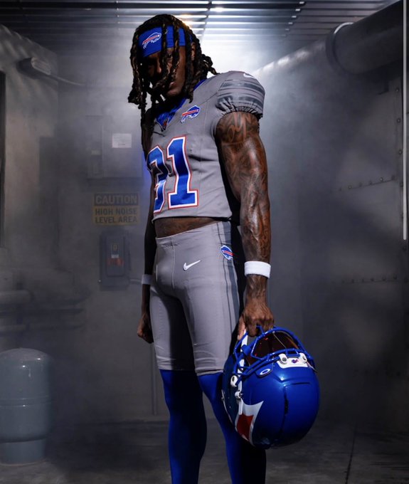UnderdogNFL's tweet photo. Bills dropped new "Nickel City" alternate uniforms https://t.co/SbDSeHyrzk