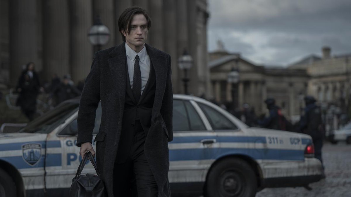mimfoundationmm's tweet photo. 『The Batman』
（Matt Reeves）
要人の殺人現場にバットマン宛のなぞなぞを置いていくリドラー。連続殺人を止めるため、謎を解きながらゴッサムの悪と戦う中、バットマンは自身の父の秘密を知ることになる。超好き。
#映画鑑賞 https://t.co/4EpYz9jvfD