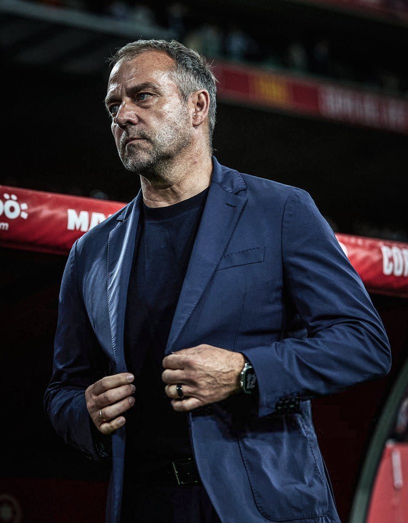 FCBInformatiu's tweet photo. 🚨🥇| ÚLTIMA HORA: Hansi Flick considera que Gerard Martín es un defensa de nivel top mundial y asegura que sus números y estadísticas respaldan esta impresión. [@santiovalle] https://t.co/6fSnSXiZ3o