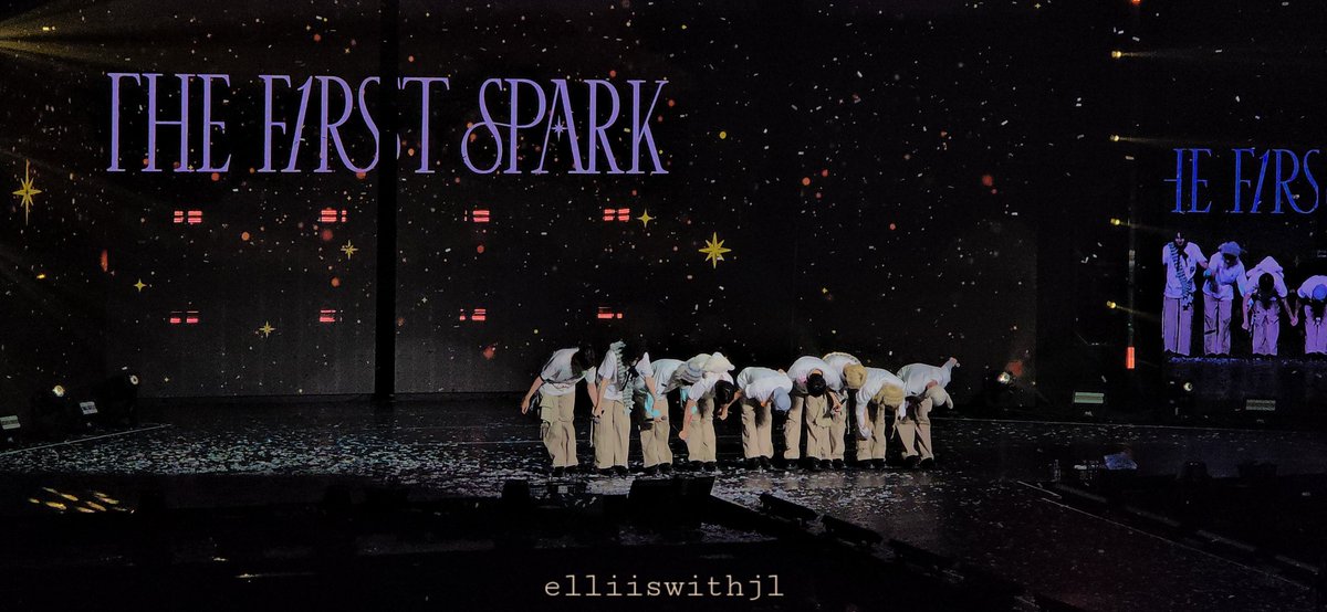 elliiswithjl's tweet photo. Shine bright, AHOF~☆

#THE_FIRST_SPARK_IN_MANILA 
#AHOF @AHOF_official https://t.co/GrmjEnxXlP