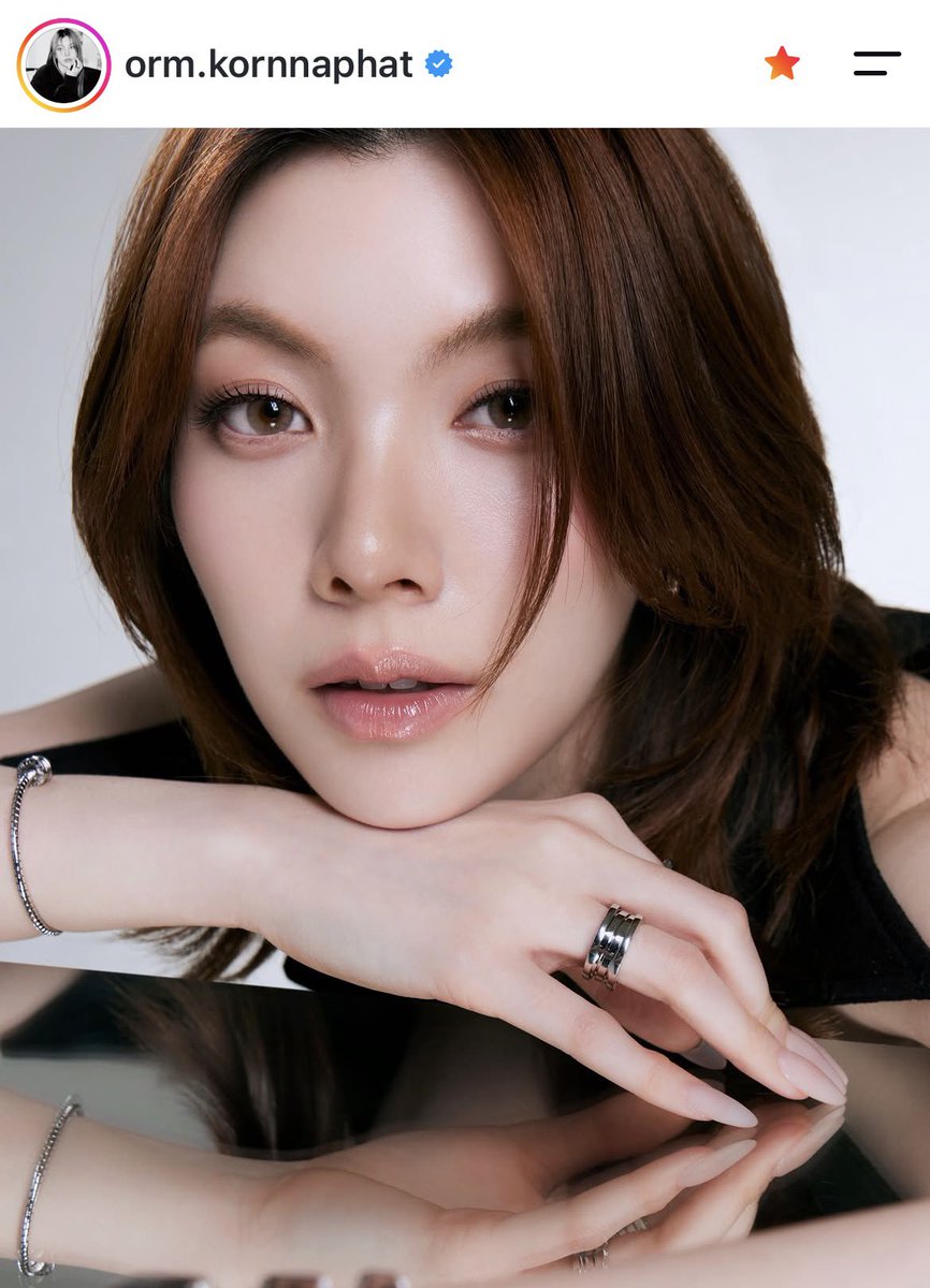 AvacodoAngle's tweet photo. น้องออมสวยมาก หน้าหวานมาก ตาหวานสุดๆ แถมเท่อีกตะหาก สมกับเป็นลูกสาวบ้าน Bvlgari เสิร์ฟตลอด ไม่มีแผ่ว 🖤🔥
#OrmKornnaphat #ออมกรณ์นภัส
#Bvlgari #Bzero1
#LingOrm #หลิงออม
@ormmormm @Bulgariofficial https://t.co/Zsc6Jhn3Mm