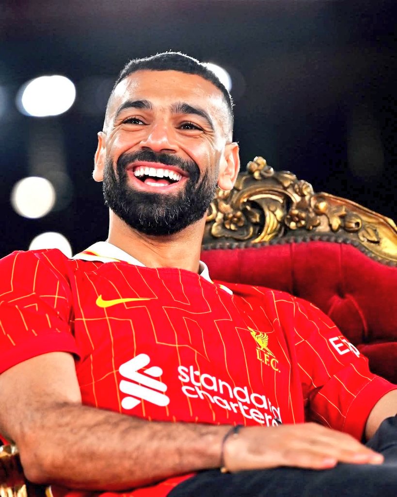 Transferhaber6's tweet photo. 🚨 Beşiktaş'ın Mohamed Salah tarafına verdiği süre içinde henüz olumlu ya da olumsuz bir geri dönüş yapılmadı.

Önder Özen, Salah transfer sürecinde yaşananları anlatacak. 

(Sercan Dikme)

🚨 Salah'la ilgili hala bir dönüş yok.

Önder Özen 2 saat sonra basın toplantısı düzenliyor.

İlk kez bu transferle ilgili bir olumsuz hava hissediyorum. Umarım yanılırım.

(Fırat Günayer)