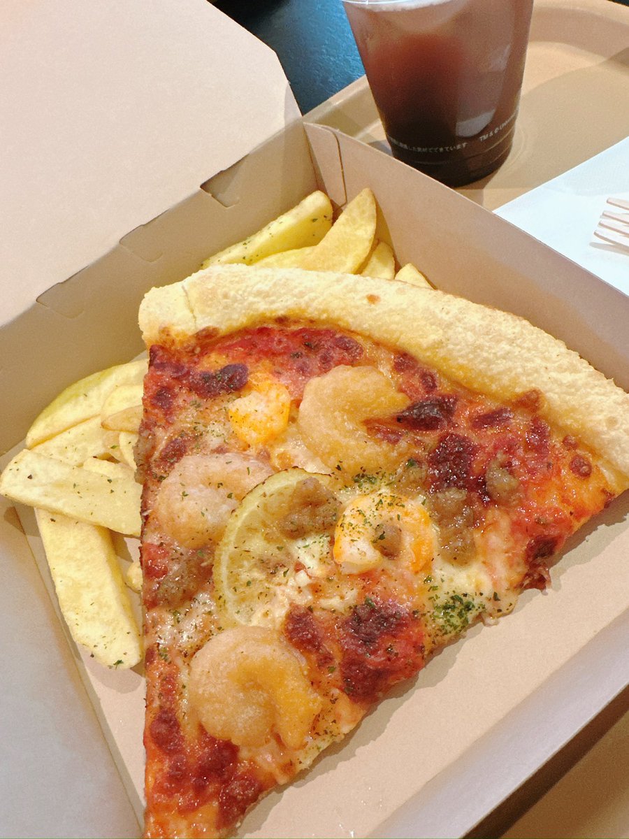 nanami_usj's tweet photo. ✨フード３７✨

ルイズ N.Y. ピザパーラー🍽️

ガーリック・シュリンプ・ピッツァセット✨
ガーリック🧄とシュリンプ🦐でおいしくないわけないよね⁉️
安定のおいしさでした😋
ルイズも毎回新メニュー食べがち✨
#USJファン
#USJフード調査隊 https://t.co/owozsaFvJc