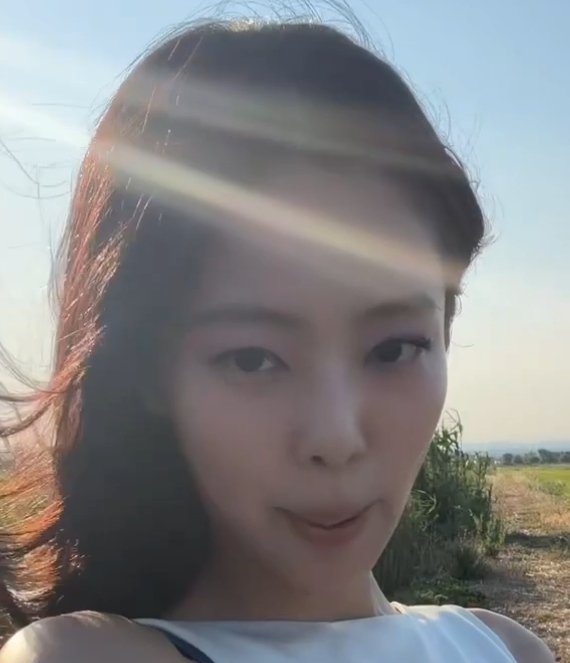 Ginevraya's tweet photo. shut those ai edited and heavy photoshopped photos

EXTRA PLASTIC jennie bullylike
less than a leecher

an abnormal hunger for fishy fame
UNSCRUPOLOUS again 
shameless playin dirty https://t.co/mpD3IbToN8
