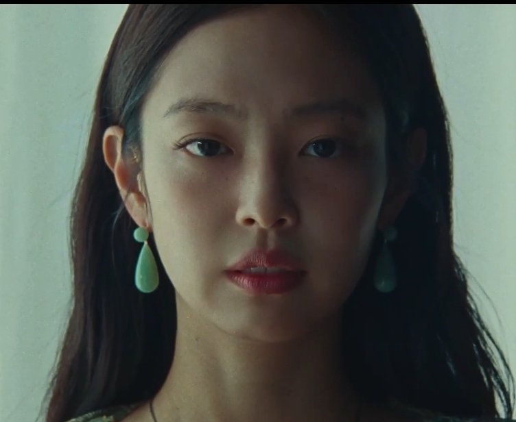 Ginevraya's tweet photo. shut those ai edited and heavy photoshopped photos

EXTRA PLASTIC jennie bullylike
less than a leecher

an abnormal hunger for fishy fame
UNSCRUPOLOUS again 
shameless playin dirty https://t.co/mpD3IbToN8
