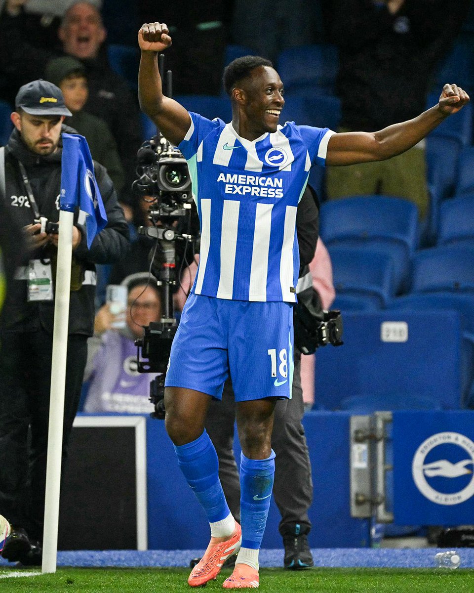 centregoals's tweet photo. 🚨🚨| NEW: Chelsea are in 𝐀𝐃𝐕𝐀𝐍𝐂𝐄𝐃 𝐓𝐀𝐋𝐊𝐒 to sign Brighton striker Danny Welbeck. 🔵🏴󠁧󠁢󠁥󠁮󠁧󠁿

[@BBCSport] https://t.co/3ta3NXY3Zl