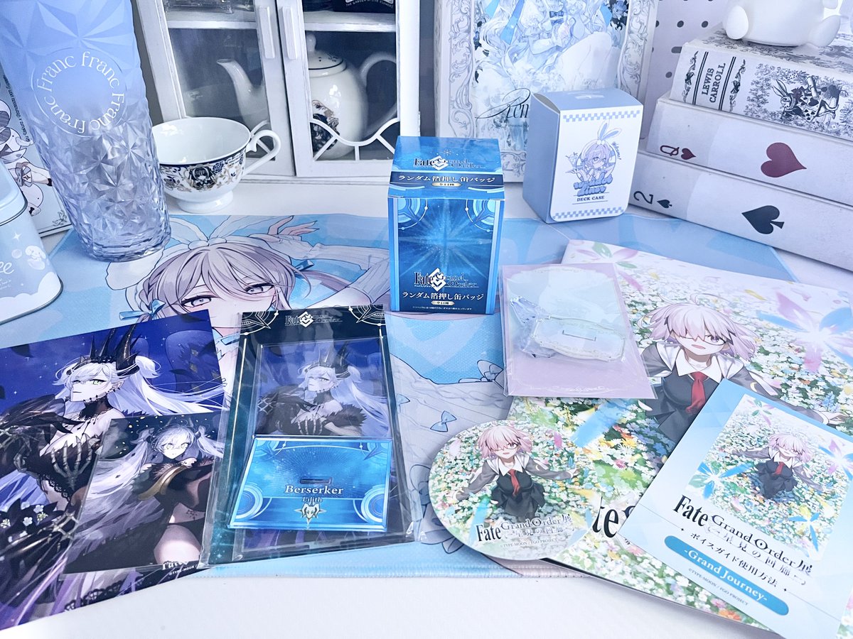 nonosubpso2's tweet photo. Fate/星見の回廊でグッズ買ってきた✌️

来場者特典は交換してくださいました😭ありがたや!

 #ののしょっぴんぐ https://t.co/X76Xfm3Myi