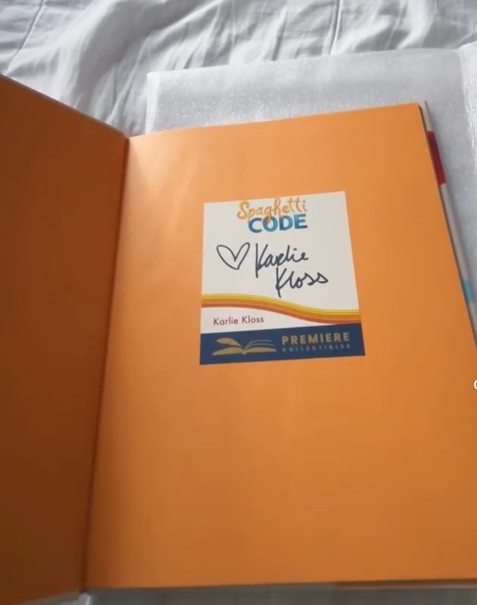 communitydaisys's tweet photo. Karlie Kloss's 💕 debut book, 'Spaghetti Code', is already arriving for those who pre-ordered it...📚🍝 (Via cellajai on Instagram) https://t.co/9F4Yu7goMZ