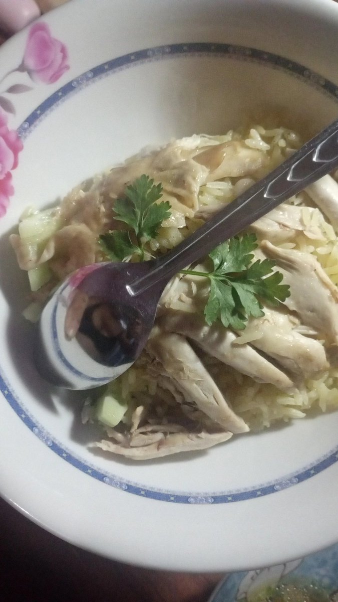 Bnbaioon's tweet photo. ข้าวมันไก่ เเซ่บได้น่ะ555 https://t.co/5qdK3ywdZL