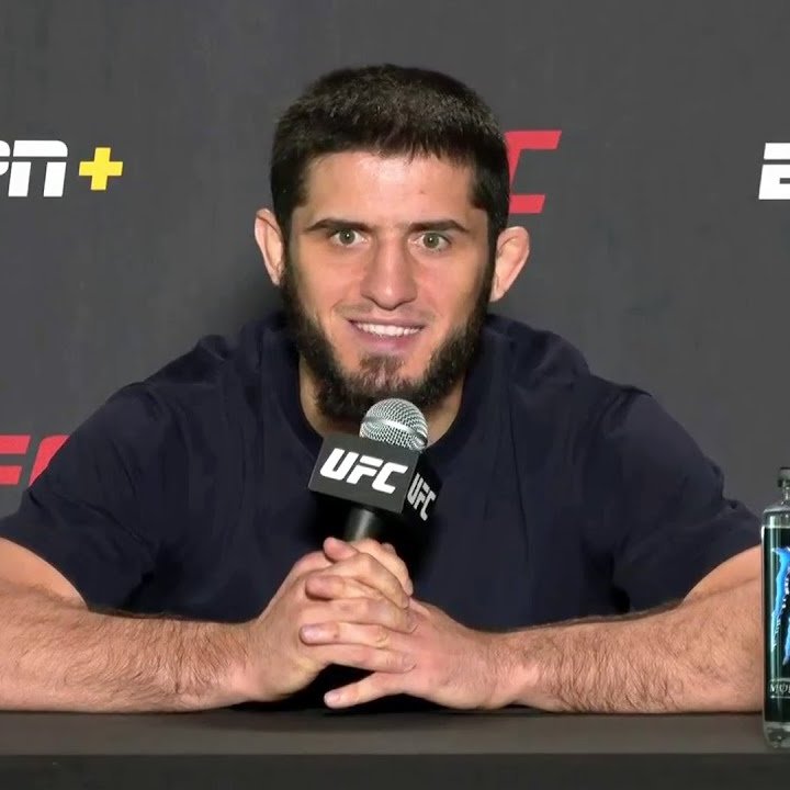 fightdigitale's tweet photo. 💀 Islam Makhachev, Ian Garry'nin Charles Oliveira ile antrenman yapmasını tiye aldı.

"Charles ona sadece hızlı pes etmeyi öğretir, o kadar." https://t.co/v5reKsGZPo