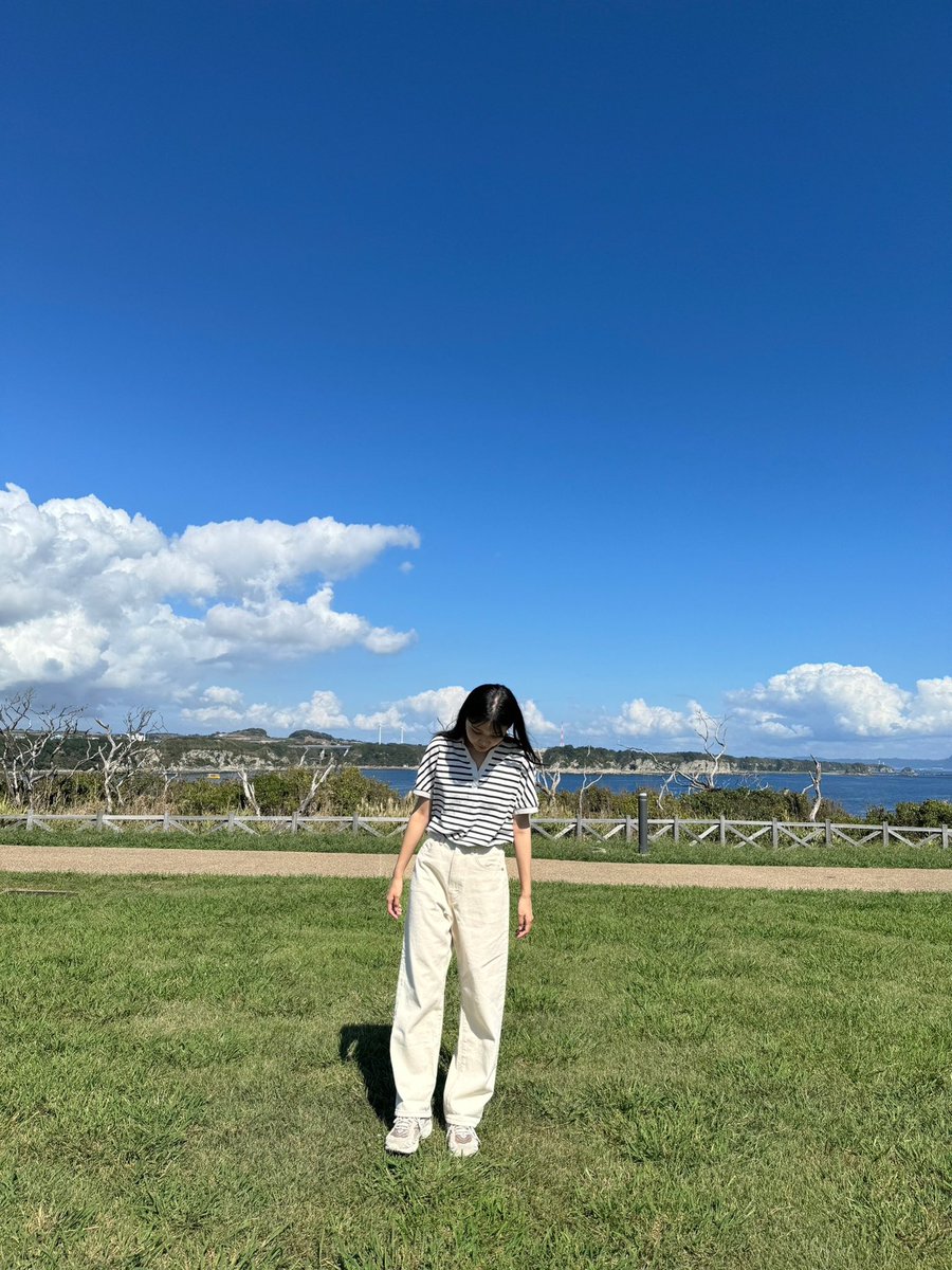 enuwalnut's tweet photo. 白コーデの日はお天気の日にかぎる☀️ https://t.co/agGJEDihO5