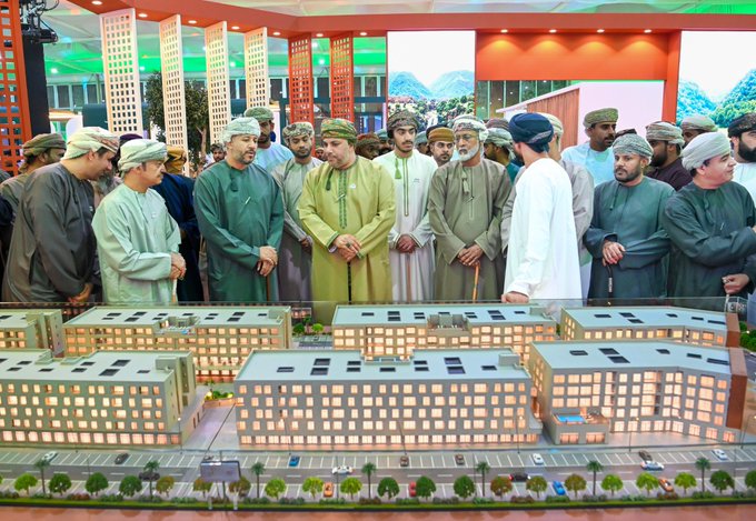 oman_prov's tweet photo. افتتاح #موسم_الخريف_العقاري 2026 في نسخته الثانية بواجهة الحافة بمحافظة #ظفار، ويستمر حتى الخامس من أغسطس المقبل؛ لتعزيز فرص التملك والاستثمار العقاري، والتعريف بالمشروعات العُمرانية الوطنية. https://t.co/0ijXctm3ia