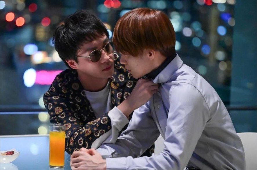 _Captain_Duck's tweet photo. Watanabe Shu’s characters in gay drama will always the old guy who’s loved by guys who act like he hates him but want him so bad LMAO https://t.co/OjE3bcm715