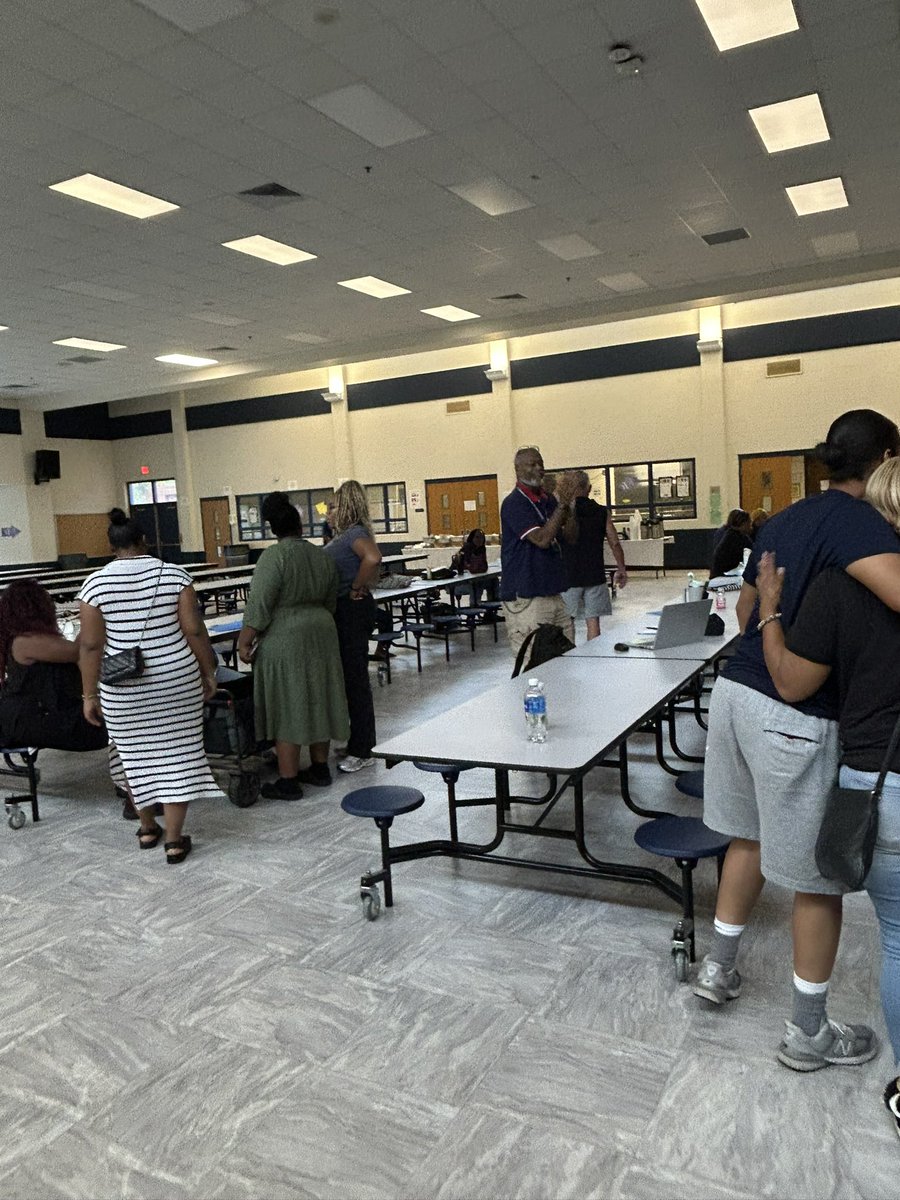 DCSDSecondary2's tweet photo. Day one is officially underway at Redan Middle! 🎉 Principal Barnes welcomed teachers back as they prepare for an incredible school year. The excitement is real, and the energy is high! 🍎📚 #BackToSchool #SecondaryArea2 #WorkingOnWinning @DeKalbSchools https://t.co/lWici61uBL