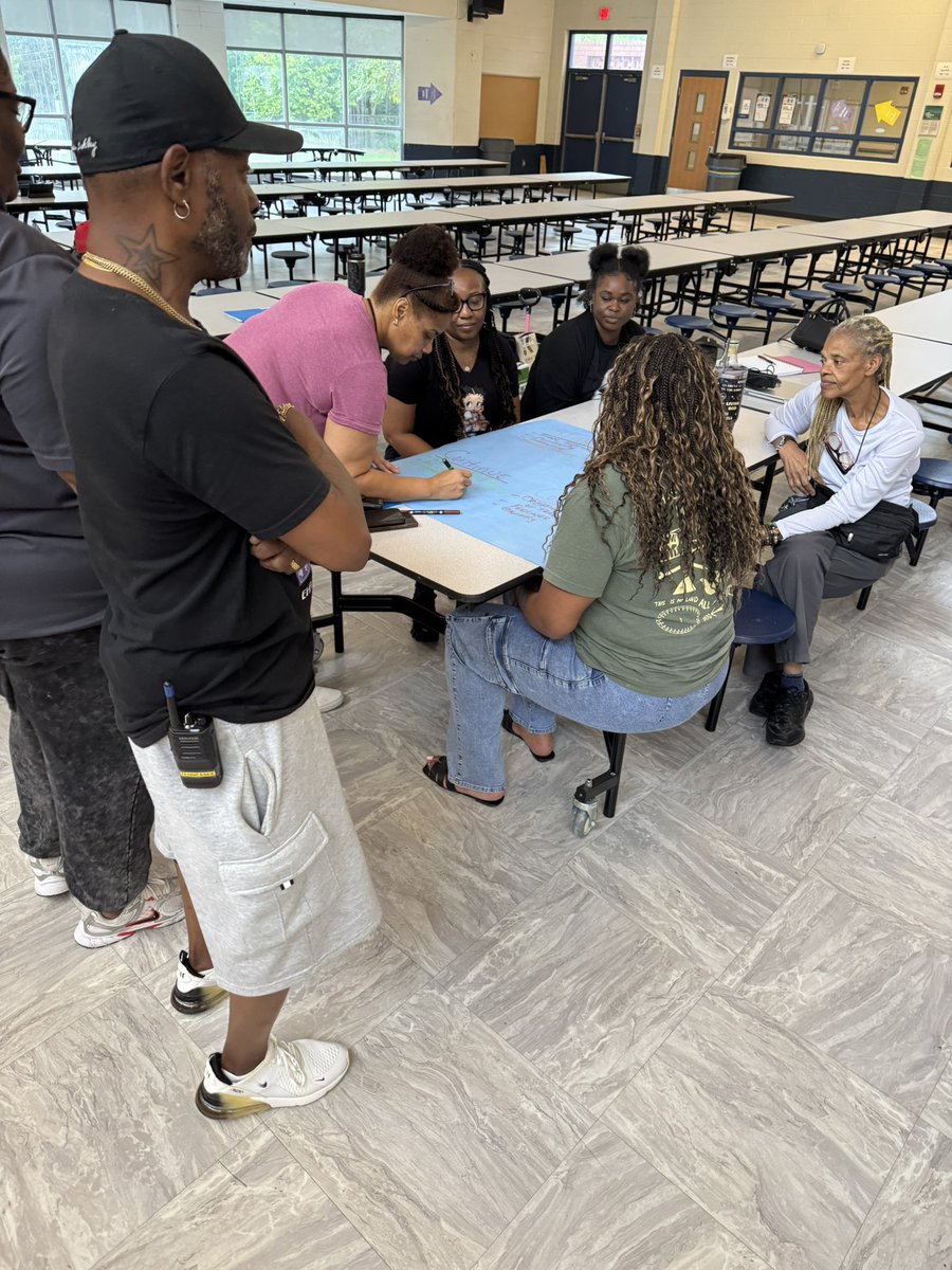 DCSDSecondary2's tweet photo. Day one is officially underway at Redan Middle! 🎉 Principal Barnes welcomed teachers back as they prepare for an incredible school year. The excitement is real, and the energy is high! 🍎📚 #BackToSchool #SecondaryArea2 #WorkingOnWinning @DeKalbSchools https://t.co/lWici61uBL