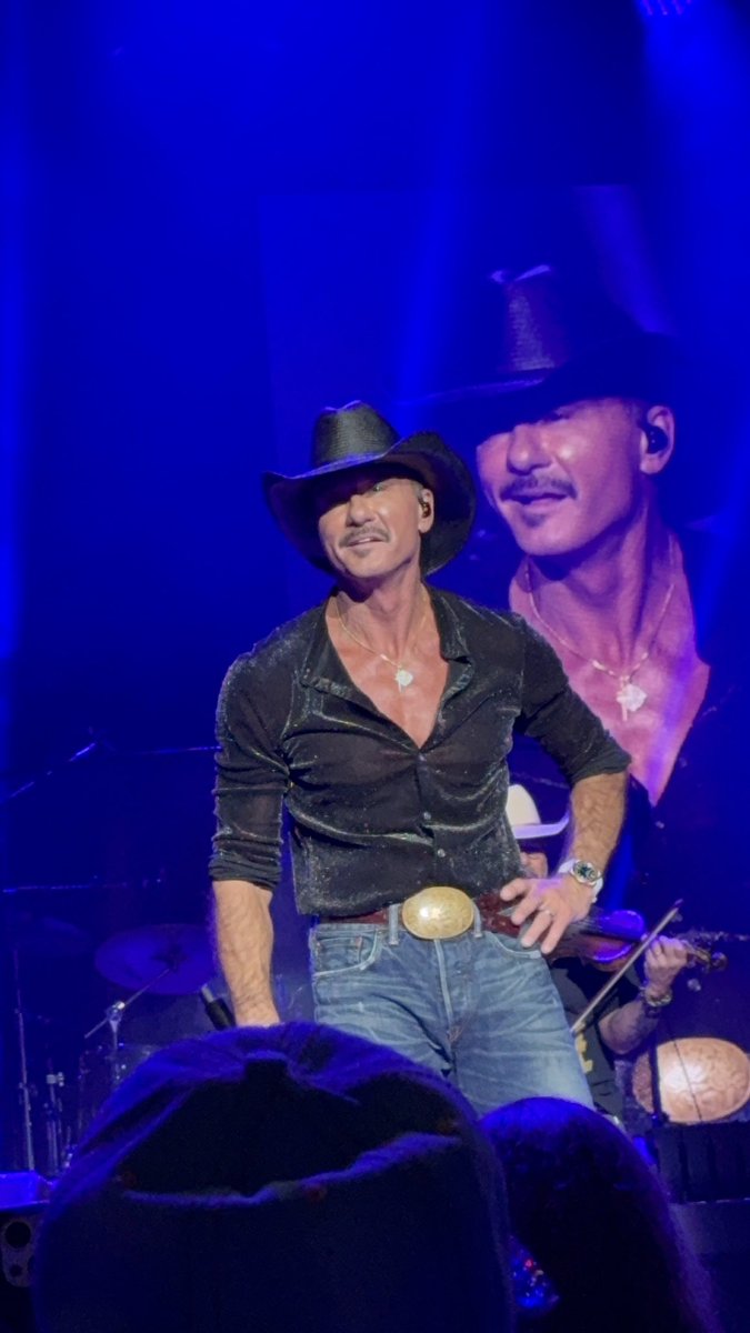 daisy89012's tweet photo. Tim McGraw was amazing the other night https://t.co/JKGeOJcZWY