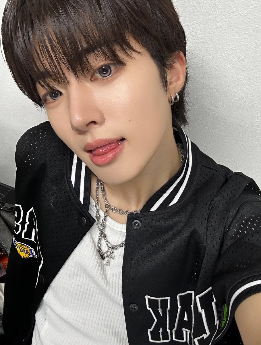 adapiax's tweet photo. 🖤✨ https://t.co/MCD9Lev3G2