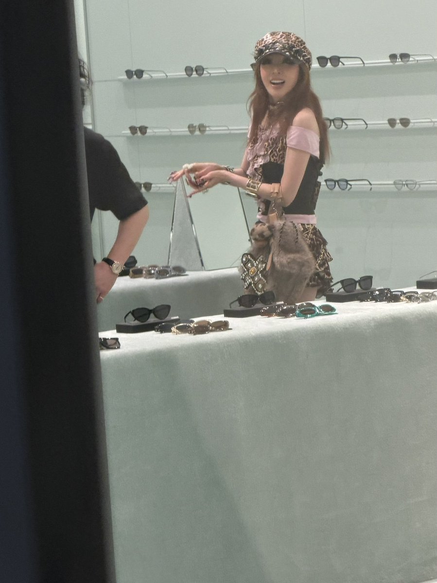 krungy21's tweet photo. 네  일
ネイル
na  il https://t.co/kC8LSANNVs