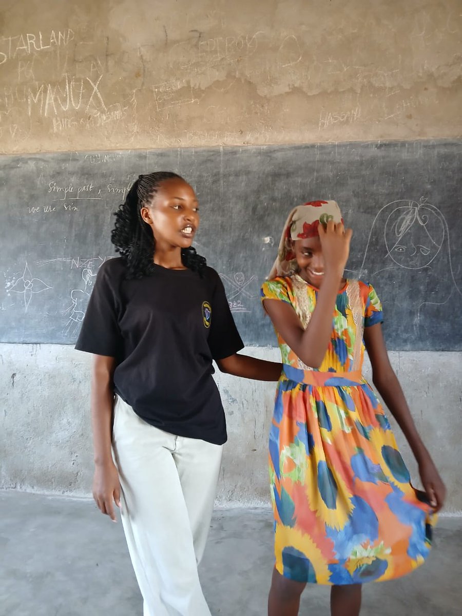 APADECO_BURUNDI's tweet photo. 1.Comme promis,c'est officiel! Summer Impact 2026 se poursuit avec 2 nouvelles cohortes !
Ce 27/7/2026,#APADECO,en partenariat avec #MOH a officiellemt lancé la 2ᵉ cohorte à l'École des Élites Contemporaines (Kamenge) ainsi que la 3ᵉ cohorte au Lycée Municipal Bumwe (Buterere). https://t.co/PQQp2ZhTlw