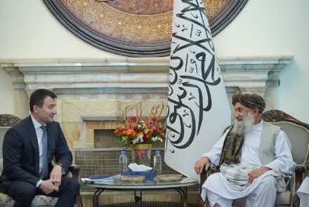 afghantimes03's tweet photo. معاون نخست‌وزیر ازبیکستان در ملاقات با ملا محمد حسن اخند رئيس الوزرای ا.ا.ا  گفت، افغانستان جایگاه مهمی در سیاست خارجی تاشکند دارد. جمشید خواجه‌یف بر گسترش روابط اقتصادی و تجاری تأکید کرد و گفت حجم تجارت دو کشور به ۱.۶ میلیارد دالر رسیده است. https://t.co/5J7I0ZQIYT