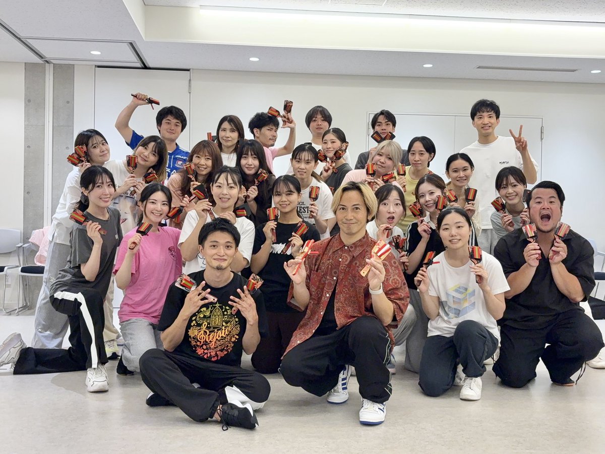 emillie08's tweet photo. #渡る橋の世に引板鳴る

振り入れでした💃
楽しい！！脳トレにもなり頭はパンクしそうですが😂

本日美音ちゃんとことりさんが合流でした！
明日からのお稽古もみなさんと濃密に過ごしてまいります😎🔥

🪭チケットはこちらから🪭
https://t.co/EqfsDNuH0L

#シタチノ
#渡鳴る https://t.co/T7vfgtZO2W