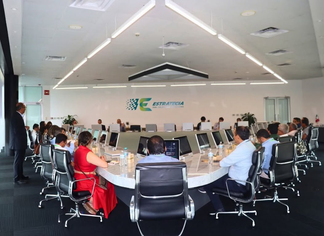 SEPS_Ec's tweet photo. Este importante espacio de intercambio permitirá conocer de primera mano los avances del cooperativismo financiero mexicano en su proceso de transformación digital, así como las estrategias, retos y oportunidades que han fortalecido la innovación y la calidad de sus servicios.

Este encuentro internacional reafirma nuestro compromiso con la innovación, la cooperación y la construcción de un sistema financiero popular y solidario más sostenible.

#SEPSsupervisiónYcontrol