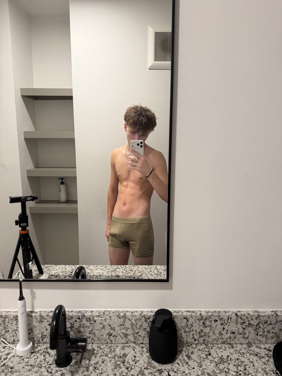 odoInnocen67456's tweet photo. Hot bait files🥵🍆, mega links and VIP group/channel for lifetime access.. I'm also taking bait requests. 
Hit me up 👉https://t.co/9KlzGr5iz1 https://t.co/B3aMFVRG0c